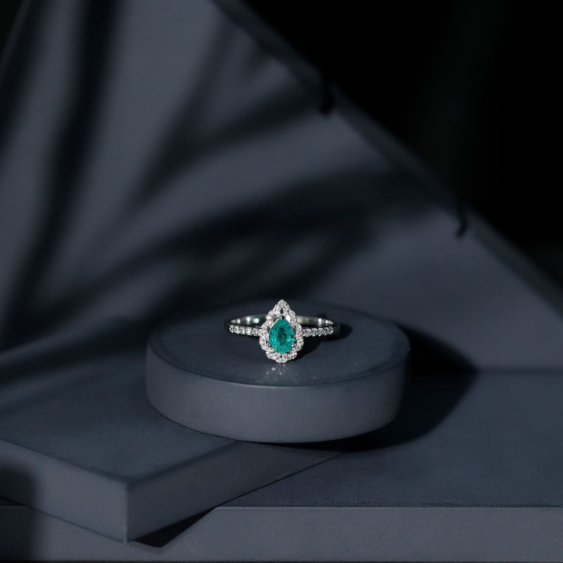 Pear-Shaped Emerald Nature Engagement Ring with Diamond