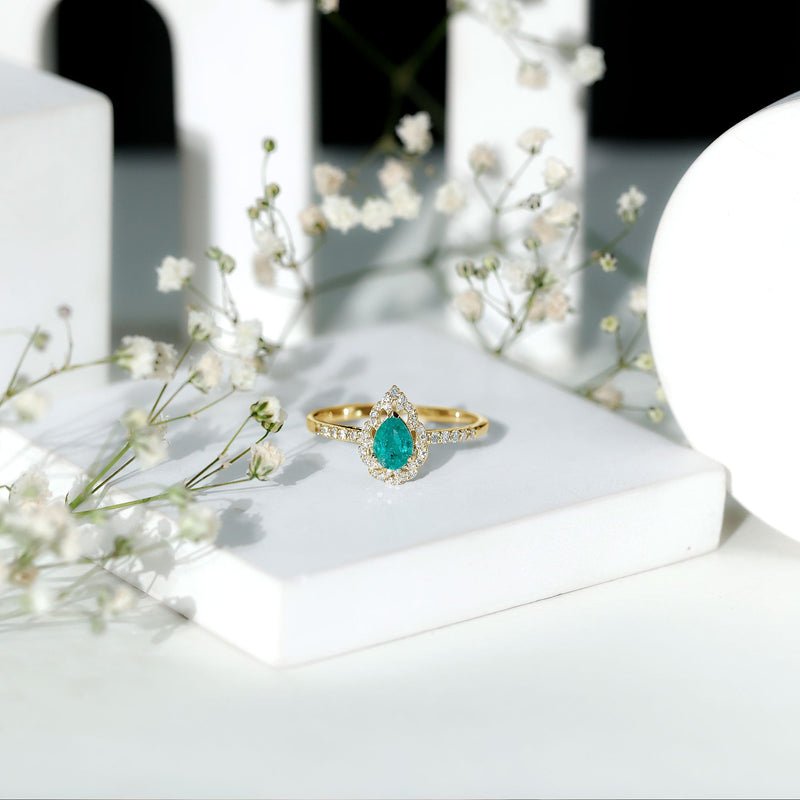 Pear-Shaped Emerald Nature Engagement Ring with Diamond