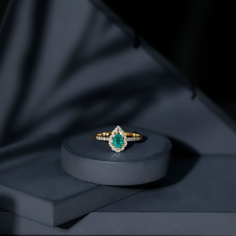 Pear-Shaped Emerald Nature Engagement Ring with Diamond