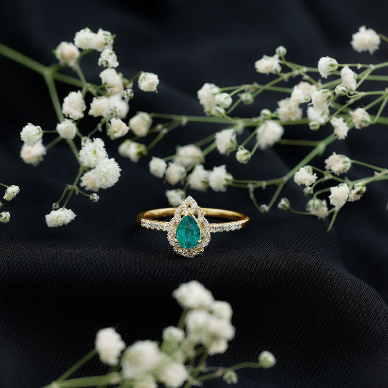Pear-Shaped Emerald Nature Engagement Ring with Diamond